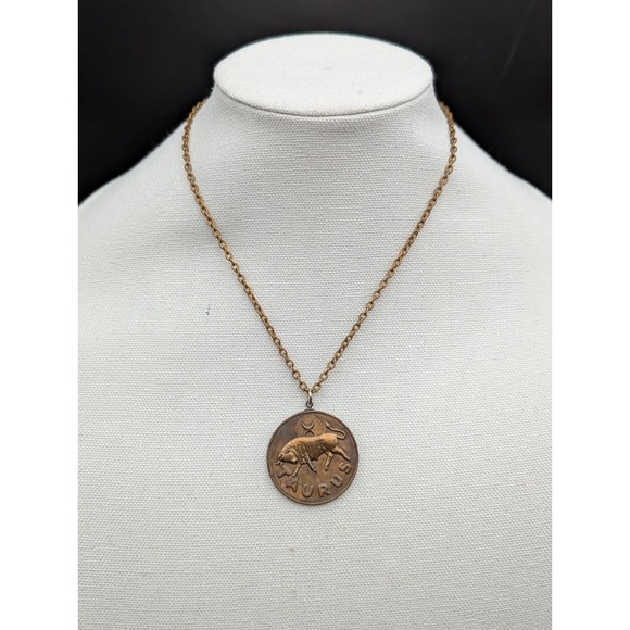 Vintage Taurus Zodiac Pendant Necklace Bronze Tone Apr 20 May 20 LORACO - Picture 1 of 5